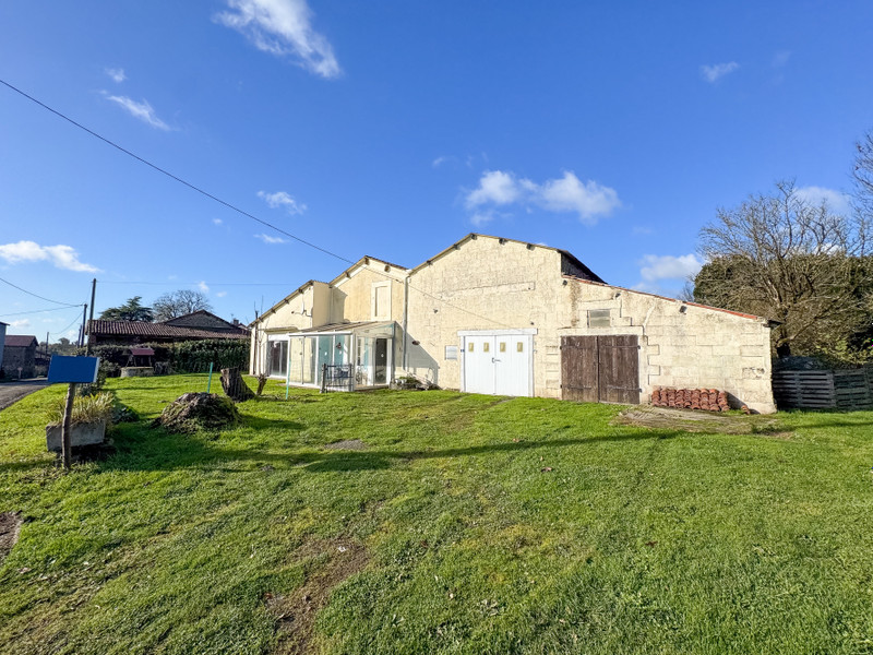 French property for sale in Vernoux-en-Gâtine, Deux-Sèvres - €135,000 - photo 9