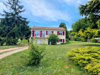 Propriété à vendre à Mouthiers-sur-Boëme, Charente - 254 400 € - photo n°1