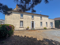 Maison à vendre à Saint-Pierre-du-Chemin, Vendée - 152.600 € - photo 1