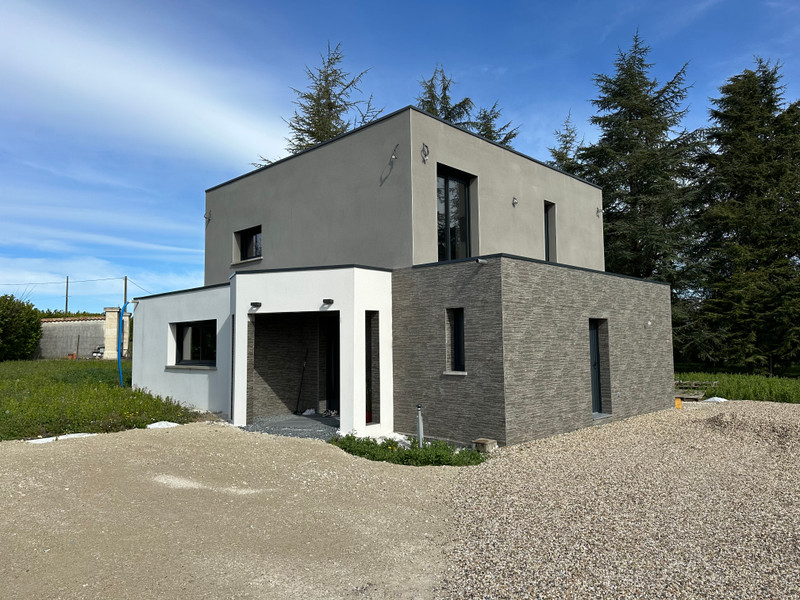 Maison à vendre à Barbezieux-Saint-Hilaire, Charente - 349.800 € - photo 1