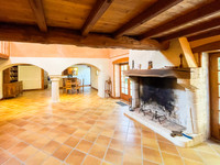 Maison à vendre à Saint-Martin-de-Juillers, Charente-Maritime - 369 000 € - photo 6