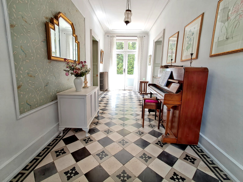 French property for sale in Bresdon, Charente-Maritime - €385,000 - photo 1