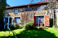 Propriété à vendre à Écuras, Charente - 60 000 € - photo n°1