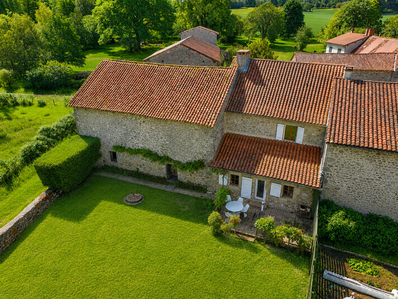 French property for sale in Saint-Saud-Lacoussière, Dordogne - €163,043 - photo 3