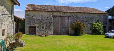 French property for sale in Chaunay, Vienne - €399,999 - photo 4