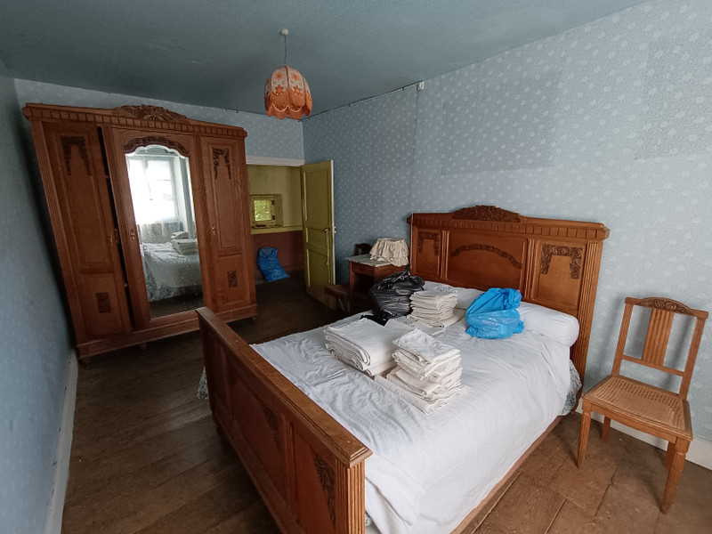 French property for sale in Auzances, Creuse - €129,900 - photo 12