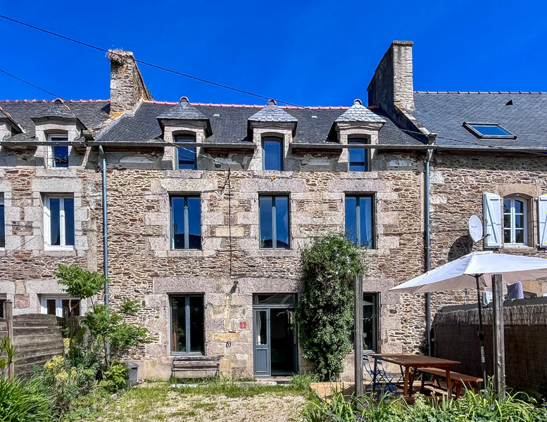 French property for sale in Pleslin-Trigavou, Côtes-d'Armor - €300,000 - photo 0