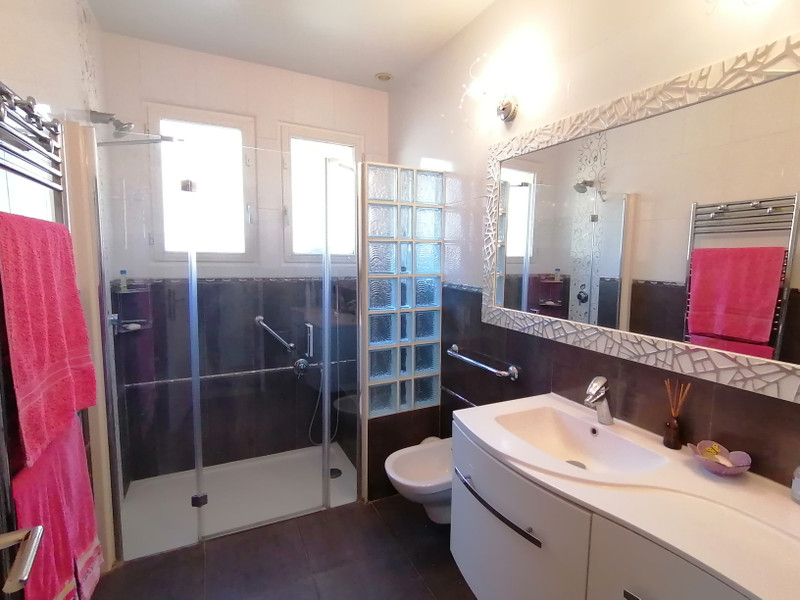 French property for sale in Carnoux-en-Provence, Bouches-du-Rhône - €765,000 - photo 3