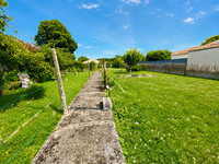 Propriété à vendre à Saint-Sulpice-de-Royan, Charente-Maritime - 381 600 € - photo n°3