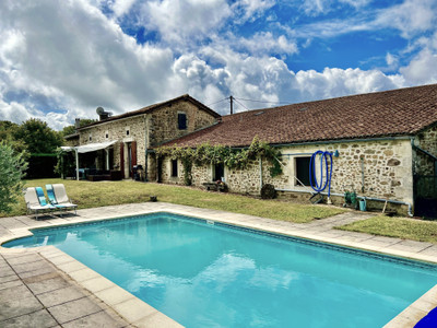 Maison à vendre à Teyjat, Dordogne, Aquitaine, avec Leggett Immobilier