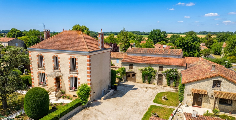 Propriété à vendre à Saint-Fraigne, Charente - 229 999 €