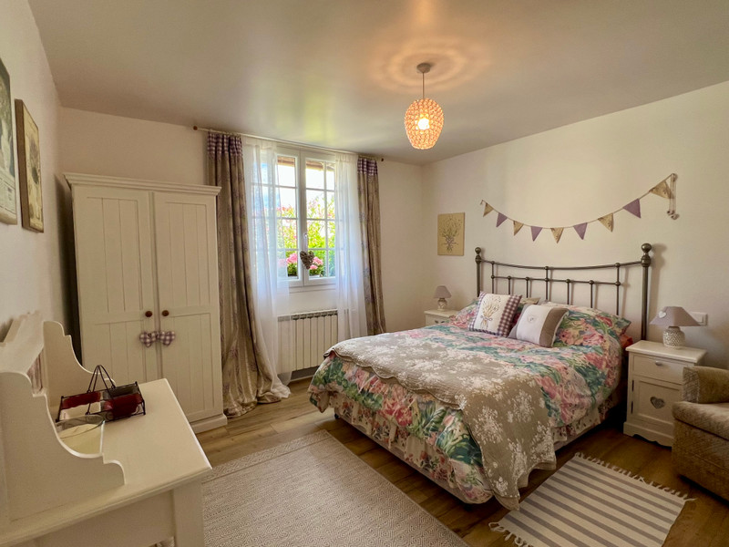 French property for sale in Pons, Charente-Maritime - €349,799 - photo 5