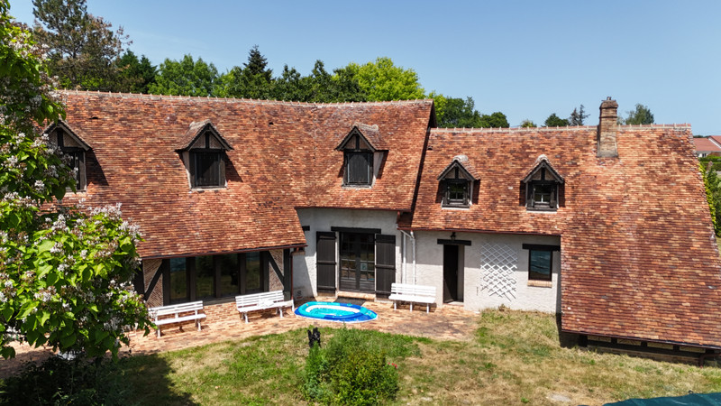 French property for sale in Poulaines, Indre - €256,800 - photo 1
