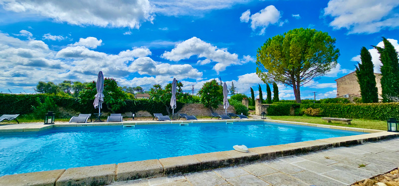 French property for sale in Mazan, Vaucluse - €1,250,000 - photo 4