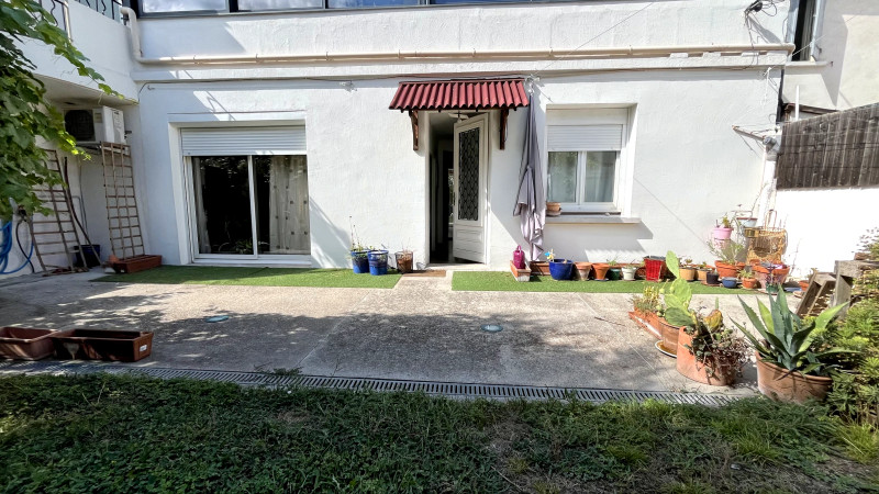 French property for sale in Avignon, Vaucluse - €212,000 - photo 2