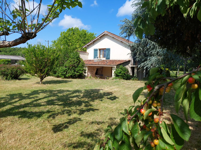 French property for sale in Dignac, Charente - €215,500 - photo 2