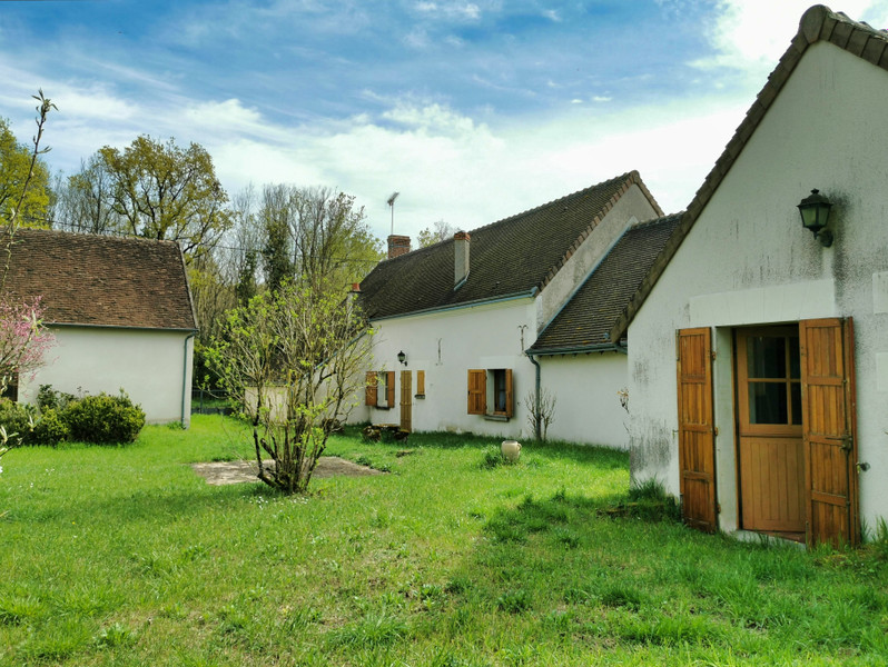 French property for sale in Selles-sur-Cher, Loir-et-Cher - €167,400 - photo 1