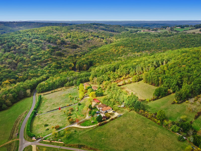 French property for sale in Tourtoirac, Dordogne - €864,000 - photo 2
