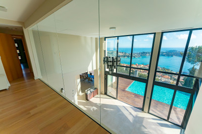 Une villa contemporaine de 261m2, avec une vue imprenable sur la rade de Villefranche-sur-Mer