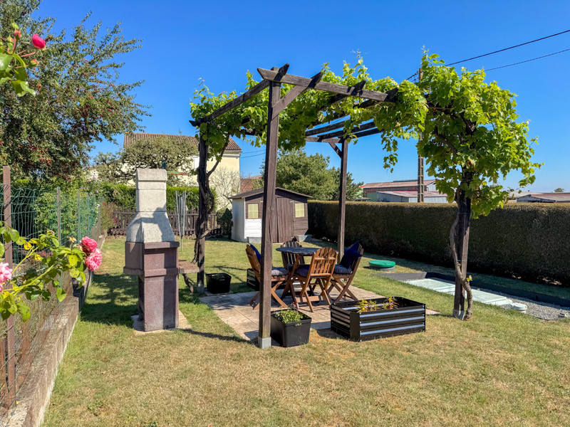 French property for sale in L'Absie, Deux-Sèvres - €124,900 - photo 11