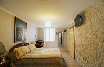 French property for sale in Verdille, Charente - €194,000 - photo 6