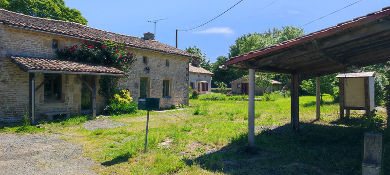 French property for sale in Lezay, Deux-Sèvres - €85,800 - photo 1