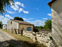 Maison à vendre à Lorignac, Charente-Maritime - 71.600 € - photo 3