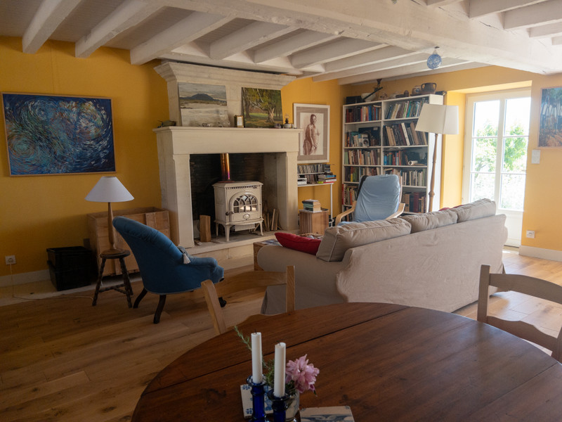 French property for sale in Les Essards, Charente - €278,000 - photo 2