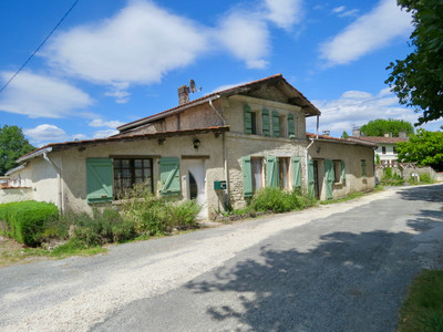 Maison à vendre à Nantillé, Charente-Maritime, Poitou-Charentes, avec Leggett Immobilier