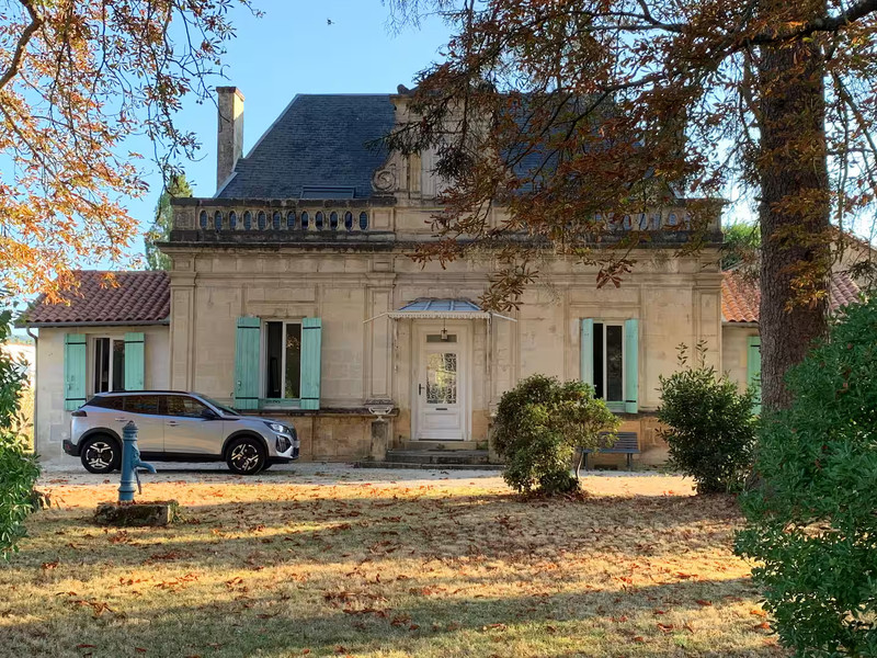 French property for sale in Pineuilh, Gironde - €699,600 - photo 0