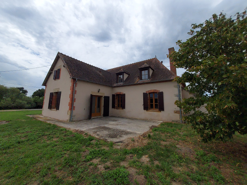French property for sale in Saint-Léopardin-d'Augy, Allier - €304,500 - photo 11