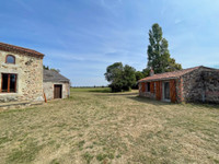 Maison à vendre à Genneton, Deux-Sèvres - 468.000 € - photo 13