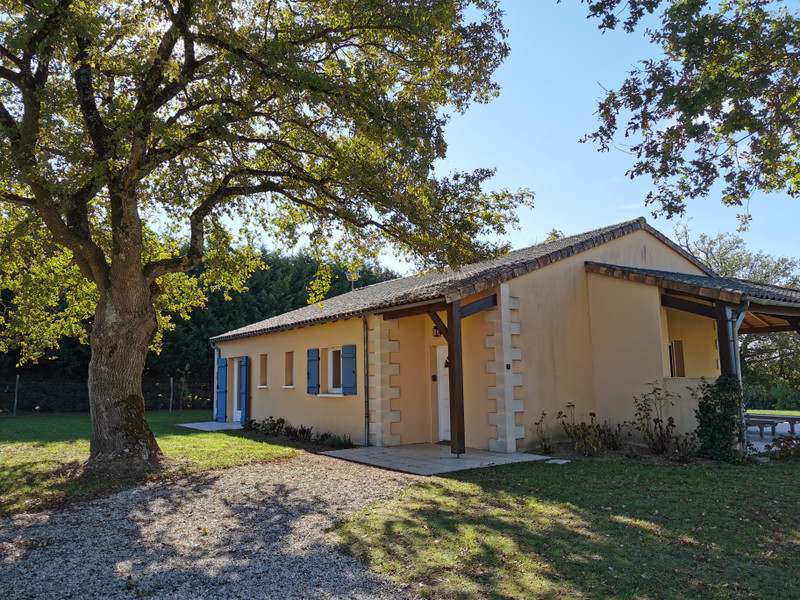 Maison à vendre à Vasles, Deux-Sèvres - 190 800 € - photo 1 Maison à vendre à Vasles, Deux-Sèvres - 190 800 € - photo 1