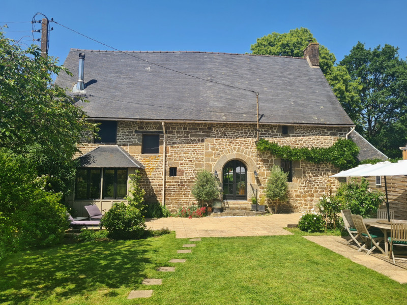 Propriété à vendre à Saint-Berthevin-la-Tannière, Mayenne - 232 000 €