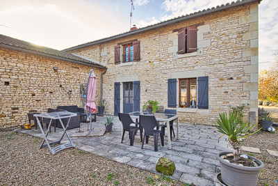 French property for sale in Guesnes, Vienne - €183,000 - photo 1