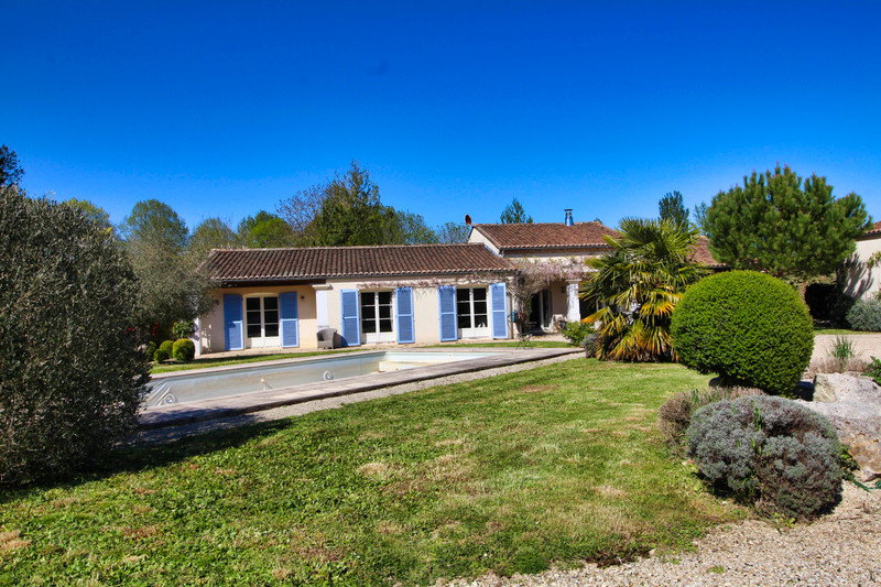 French property for sale in Matha, Charente-Maritime - &#8364;249,000 - photo 2