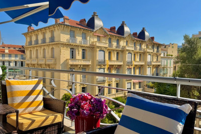 French property for sale in Nice, Alpes-Maritimes - €990,000 - photo 8