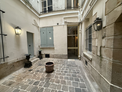 French property for sale in Paris 4e Arrondissement, Paris - €690,000 - photo 13