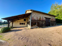 Propriété à vendre à Les Salles-Lavauguyon, Haute-Vienne - 169 900 € - photo n°1