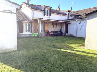 Maison à vendre à Bouresse, Vienne, Poitou-Charentes, avec Leggett Immobilier