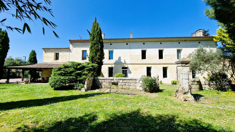 French property for sale in Saint-Sulpice-de-Faleyrens, Gironde - €875,000 - photo 0
