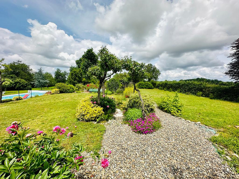 House for sale in Plaisance Gers Lovely traditional Gascon style