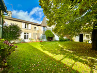 Maison à vendre à Monts-sur-Guesnes, Vienne - 399.900 € - photo 1