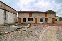 Maison à vendre à Lupsault, Charente - 262 150 € - photo 9