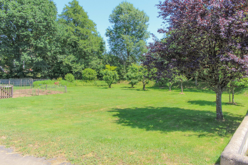 French property for sale in Saint-Lin, Deux-Sèvres - €245,000 - photo 12