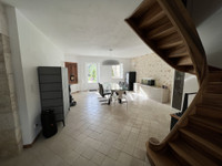 Maison à vendre à Roullet-Saint-Estèphe, Charente - 599 900 € - photo 7