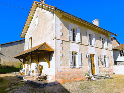 Maison à vendre à Saint-Séverin, Charente, Poitou-Charentes, avec Leggett Immobilier