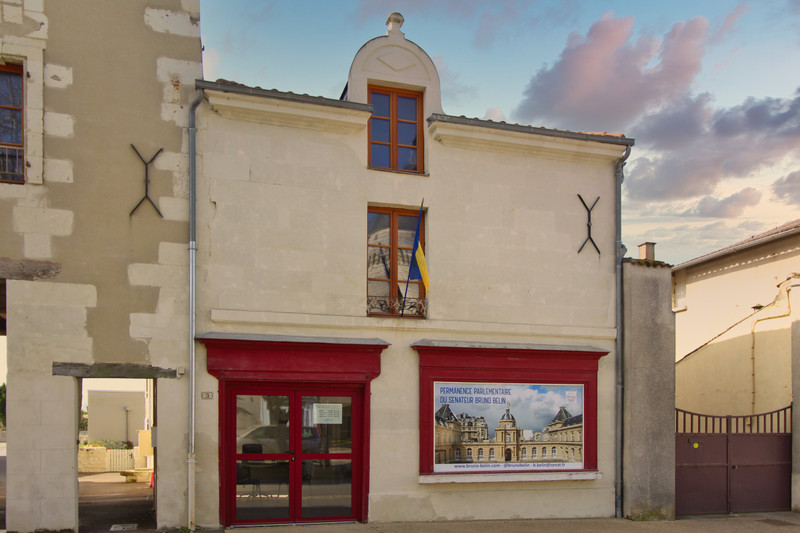 Maison à vendre à Monts-sur-Guesnes, Vienne - 98 000 € - photo 1