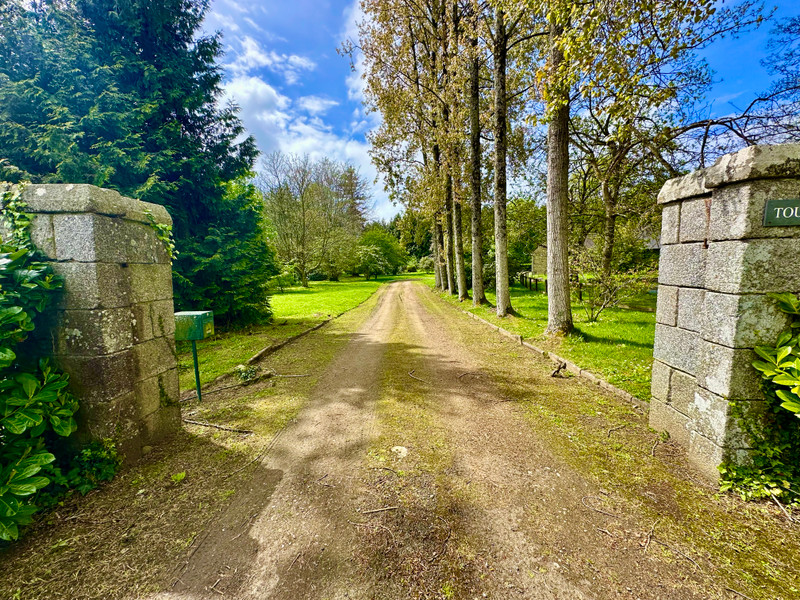 Propriété à vendre à Ploumilliau, Côtes-d'Armor - 575 850 €
