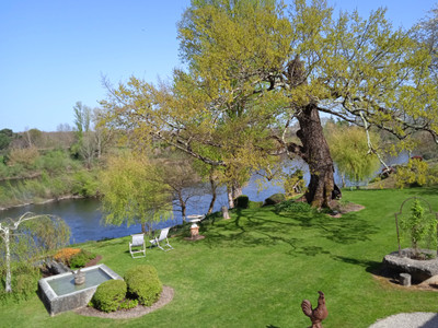 Luxury B&B, riverfront location and immaculate grounds. A real slice of heaven!